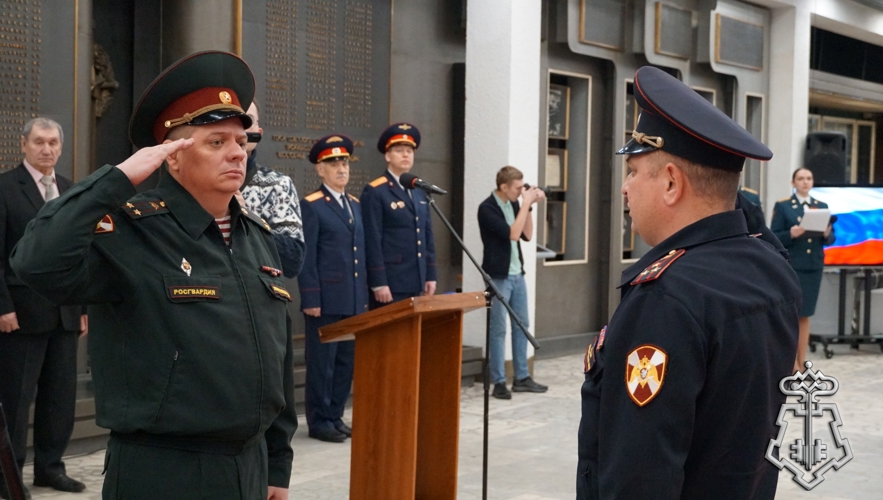 Сотрудники вневедомственной охраны Росгвардии торжественно приняли присягу в Брянске