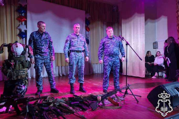 В рамках акции «Дни Росгвардии» офицеры вневедомственной охраны Росгвардии встретились с учащимися колледжа