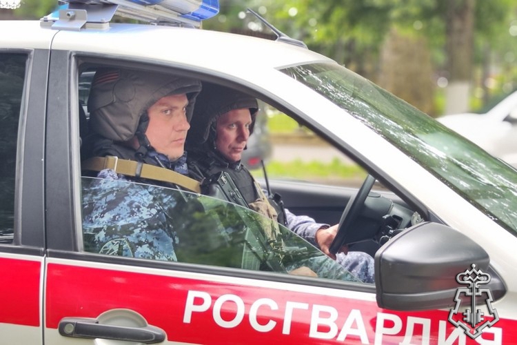 Более 390 раз за неделю росгвардейцы выезжали по сигналу «тревога» в Брянске