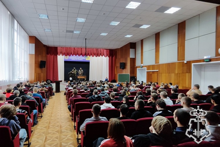 Росгвардейцы провели тематический урок для брянских студентов