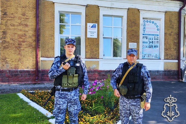 Брянские росгвардейцы приняли участие в обеспечении общественного порядка в ходе Единого дня голосования