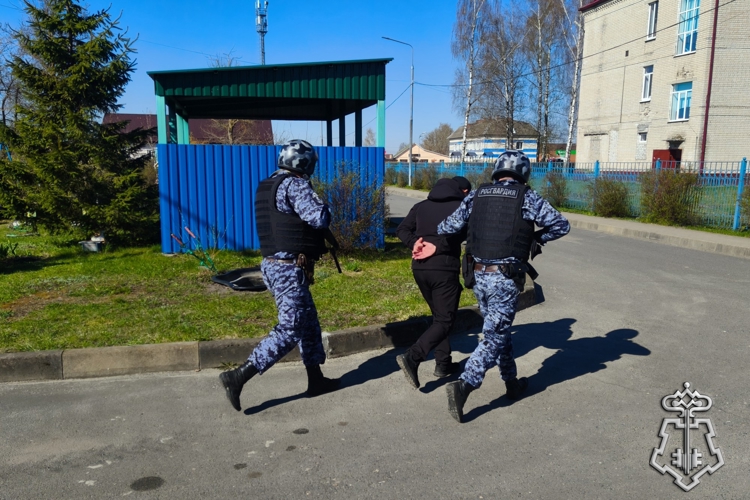 Росгвардейцы задержали грабительницу в одном из брянских магазинов