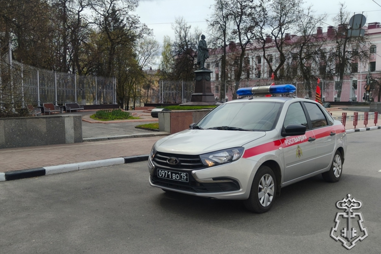 Росгвардейцы предотвратили кражу из магазина в Брянске