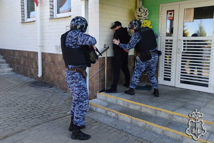 В БРЯНСКЕ РОСГВАРДЕЙЦЫ ЗА НЕДЕЛЮ ЗАДЕРЖАЛИ 30 ПРАВОНАРУШИТЕЛЕЙ
