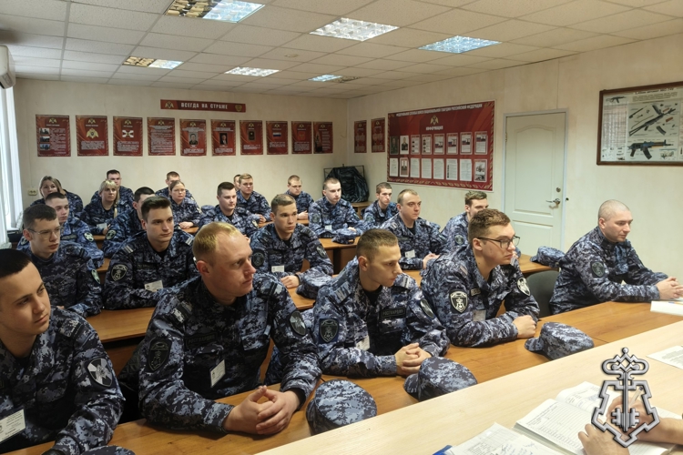 Росгвардейцы провели занятие со слушателями Брянского филиала Орловского института МВД