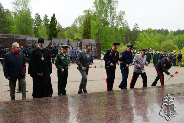 Росгвардейцам вручили государственные награды в Брянске