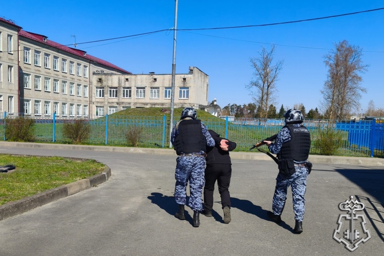 Росгвардейцы задержали мужчину подозреваемого в краже из магазина 
