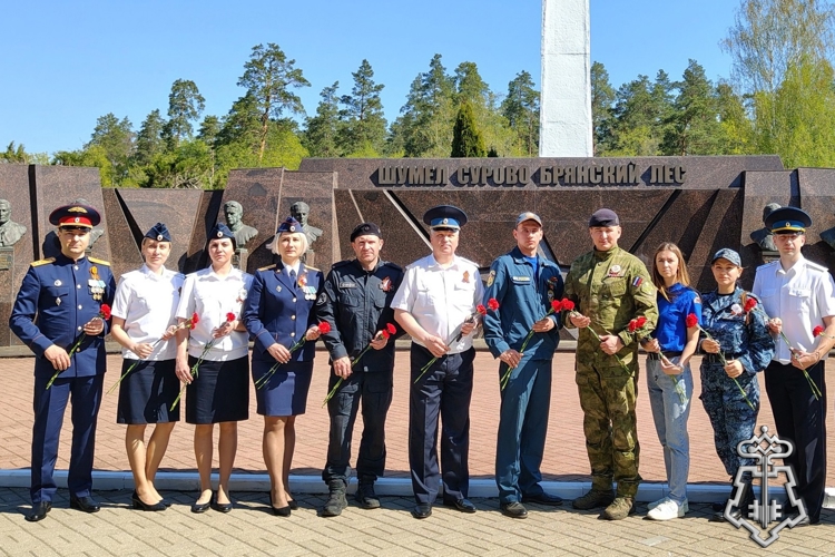 В Брянске росгвардейцы приняли участие в межведомственном патриотическом автопробеге