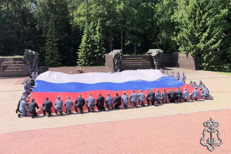 В Брянске росгвардейцы провели патриотическую акцию ко Дню России