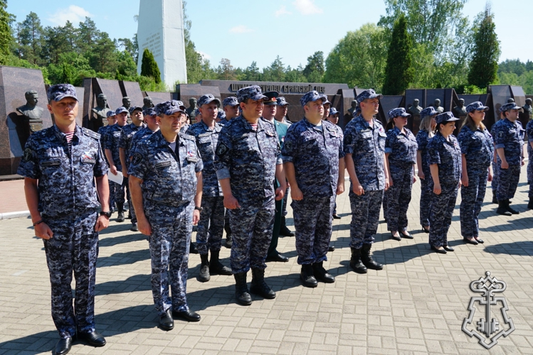 В Брянске росгвардейцы провели патриотическую акцию ко Дню России