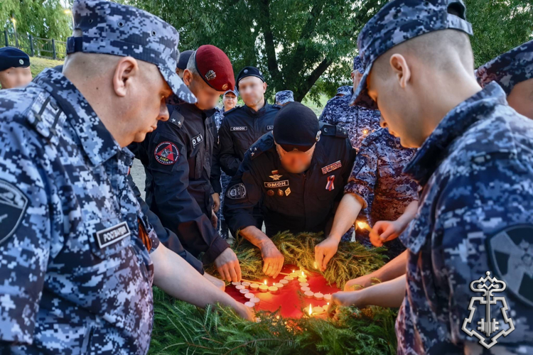 В Брянске росгвардейцы присоединились к акции «Свеча памяти» (ВИДЕО)