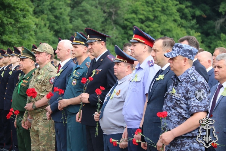 В День партизан и подпольщиков росгвардейцы почтили память героев Великой Отечественной войны в Брянске