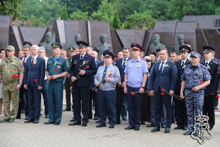 В День партизан и подпольщиков росгвардейцы почтили память героев Великой Отечественной войны в Брянске