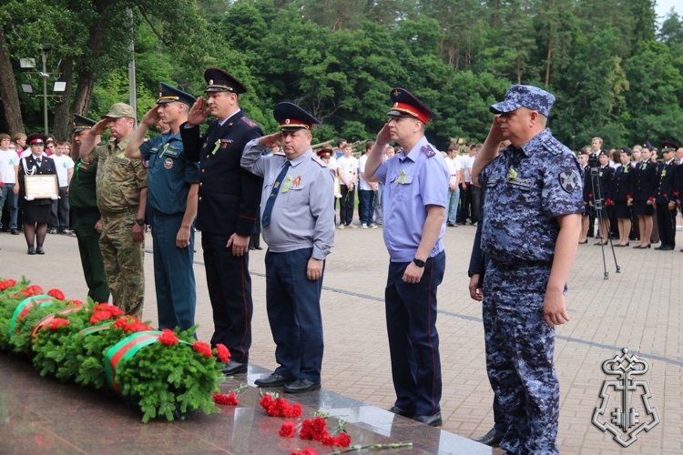В День партизан и подпольщиков росгвардейцы почтили память героев Великой Отечественной войны в Брянске