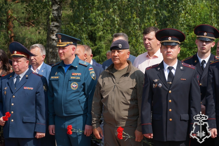 Росгвардейцы почтили память ветеранов боевых действий в Брянске