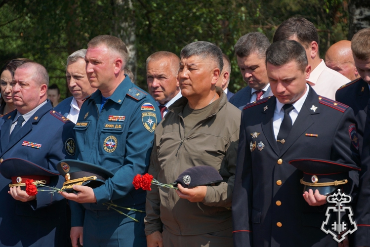 Росгвардейцы почтили память ветеранов боевых действий в Брянске